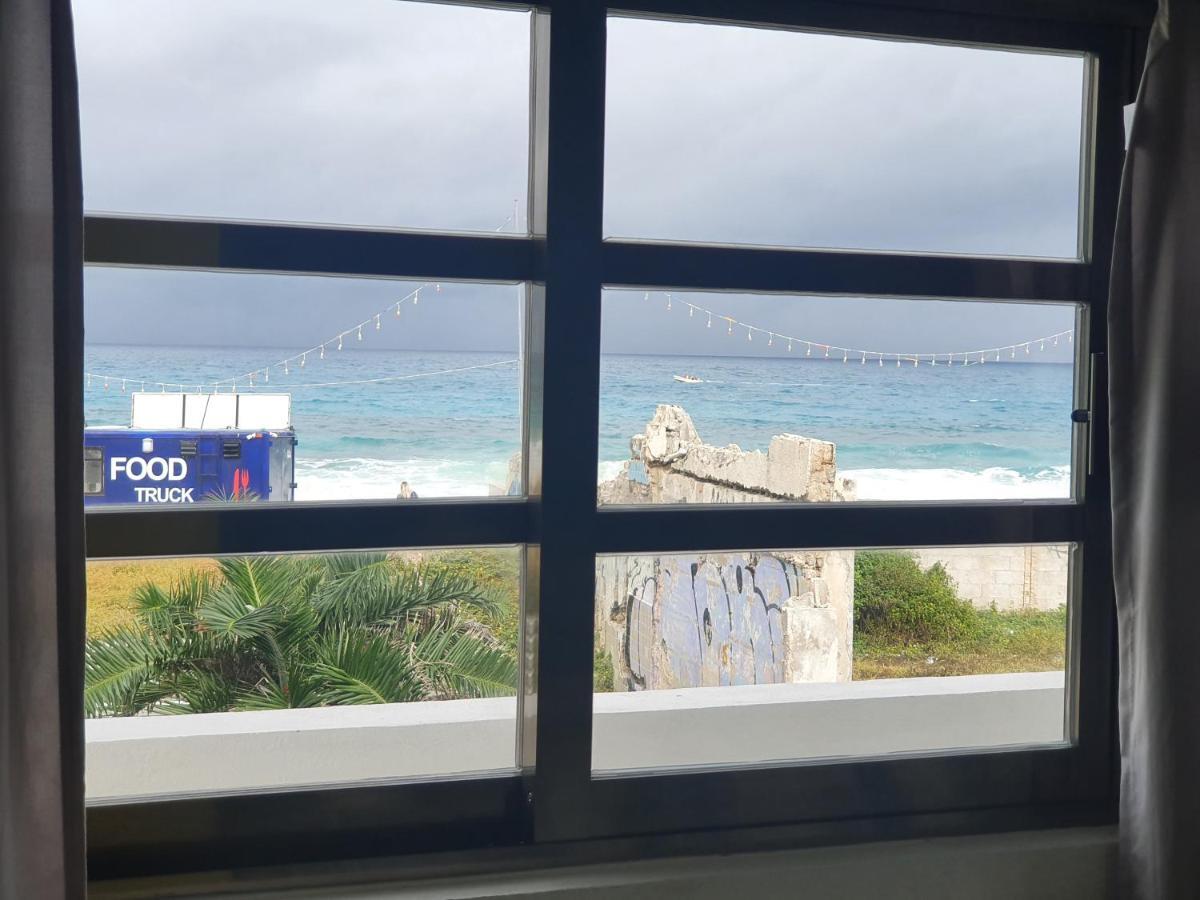 El Malecon, Mini Apartment