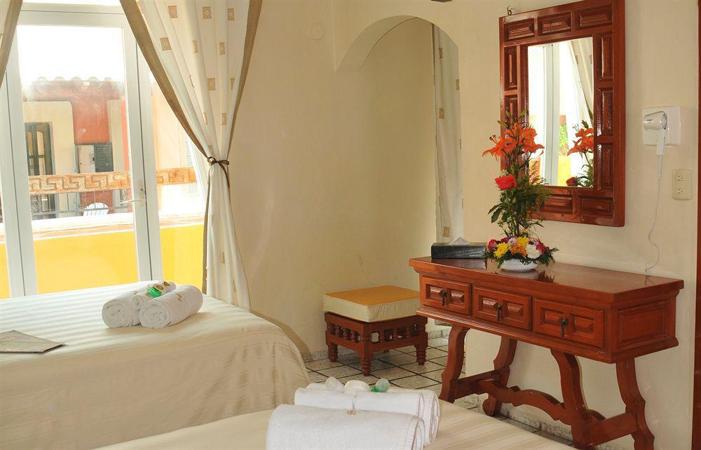 Hotel Bucaneros