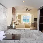 Unik Island Resort & Spa