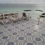 Chichis And Charlies Beachfront Hotel
