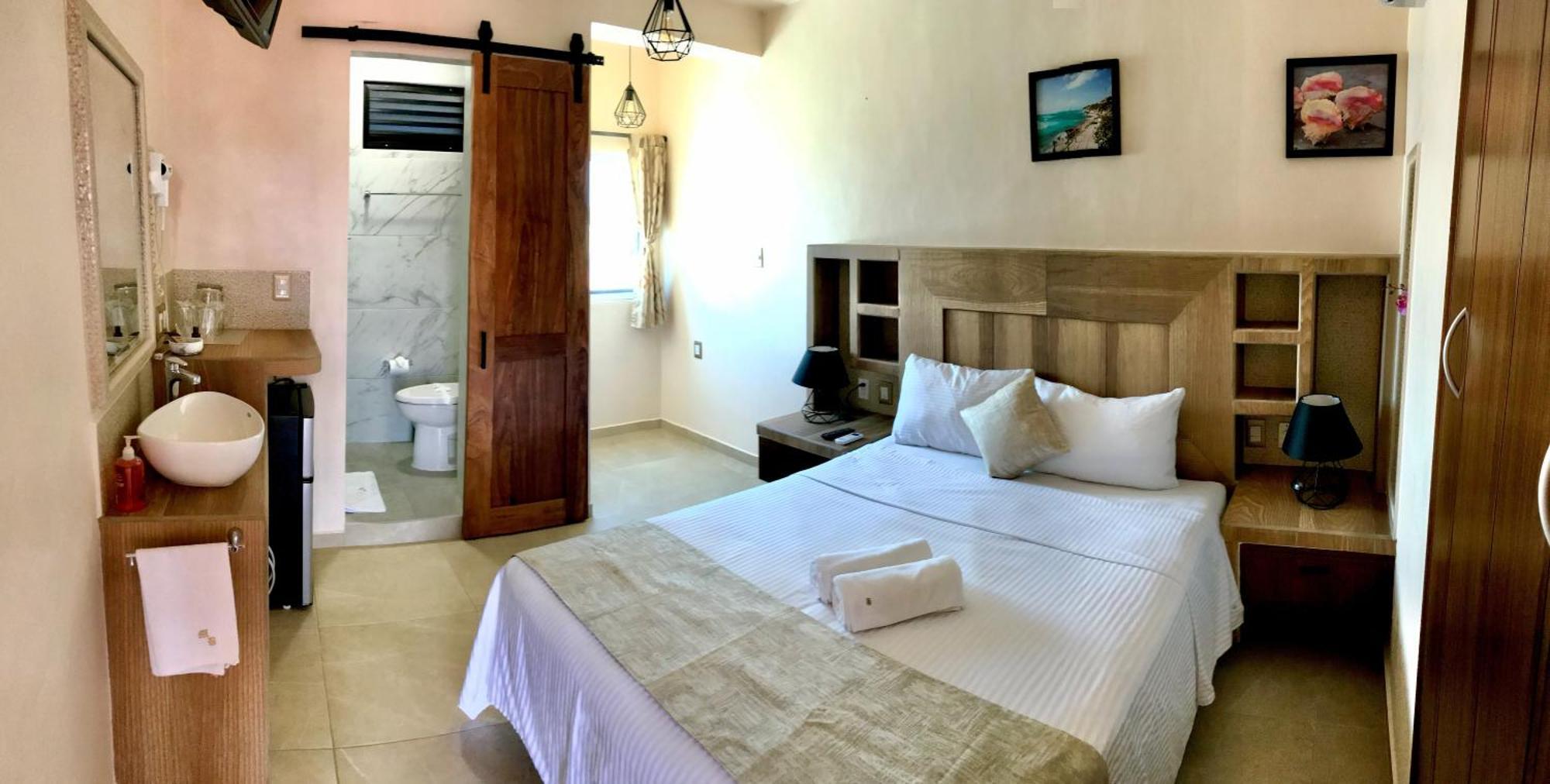 Hotel Bucaneros 3*