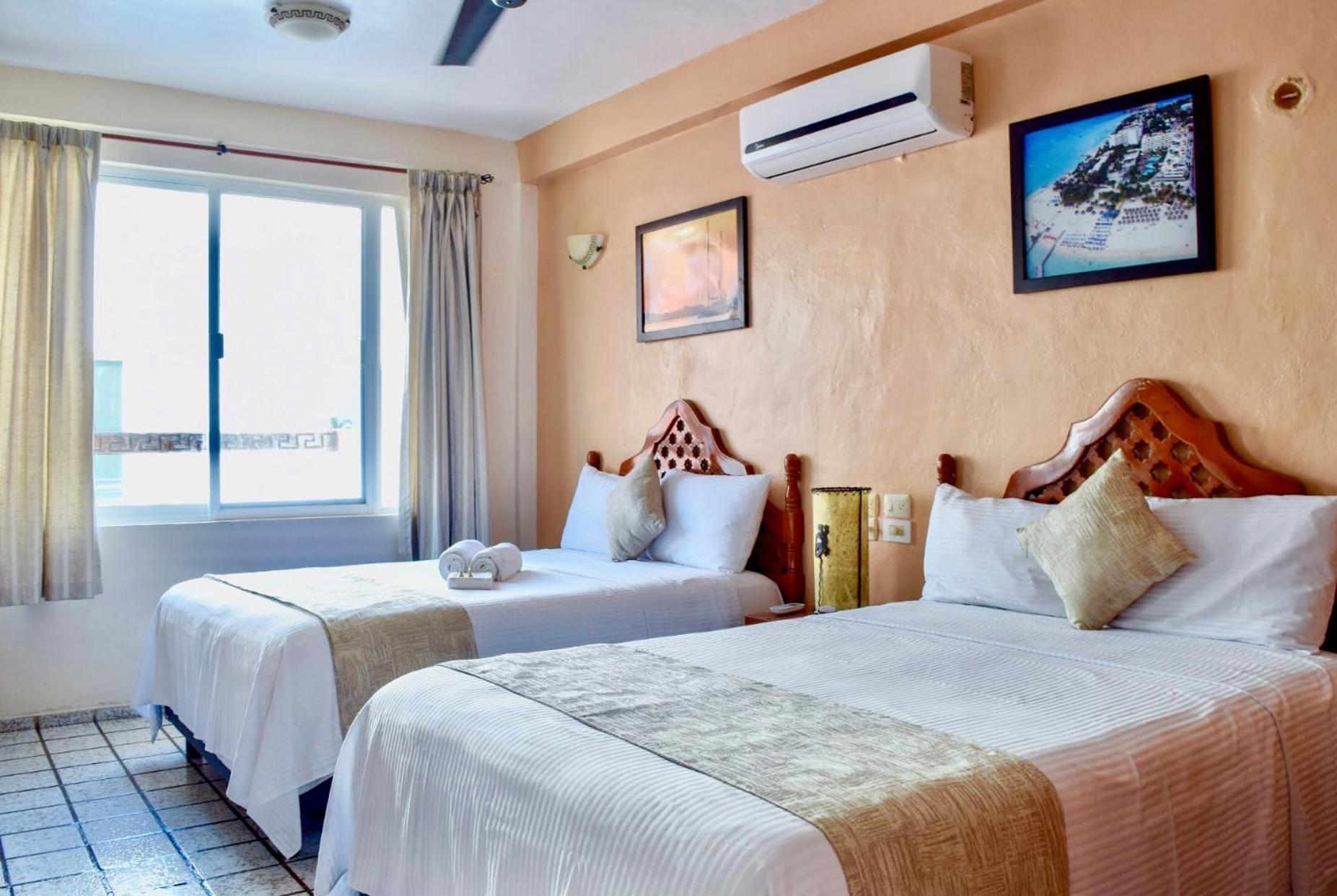 Bucaneros Hotel 3*