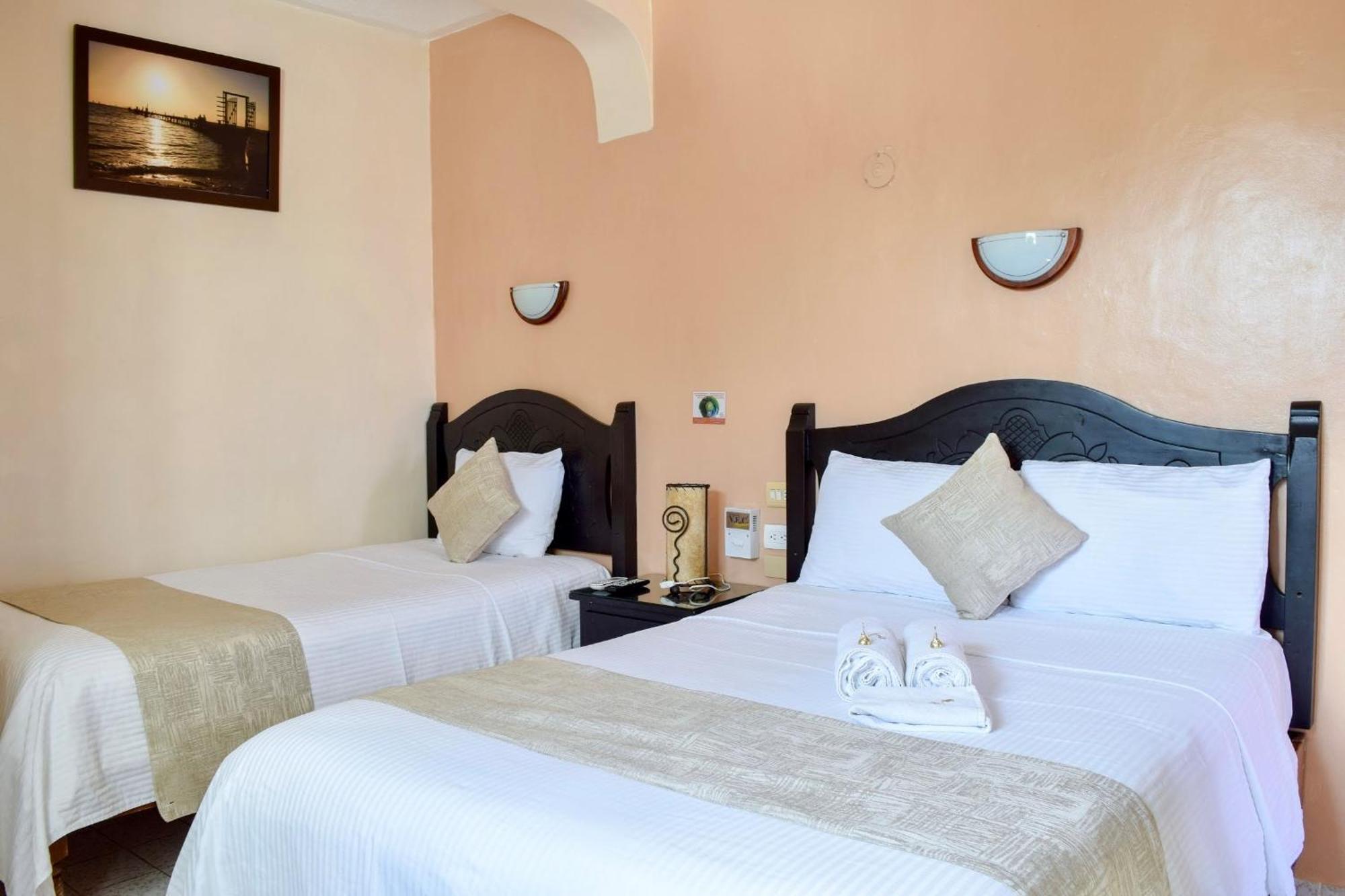Bucaneros Hotel