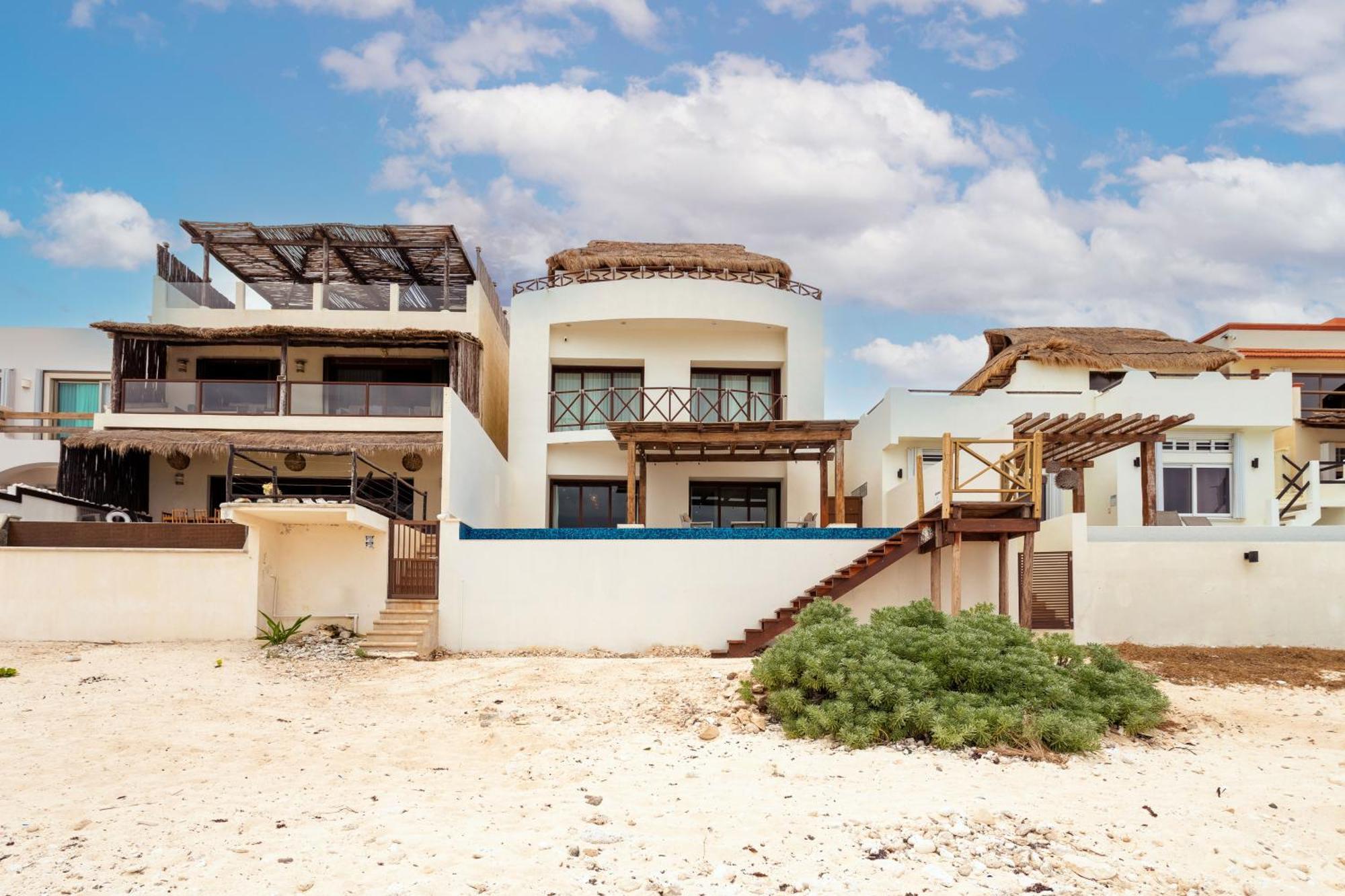Casa Javi- Ocean Front Located Mid Villa Isla Mujeres
