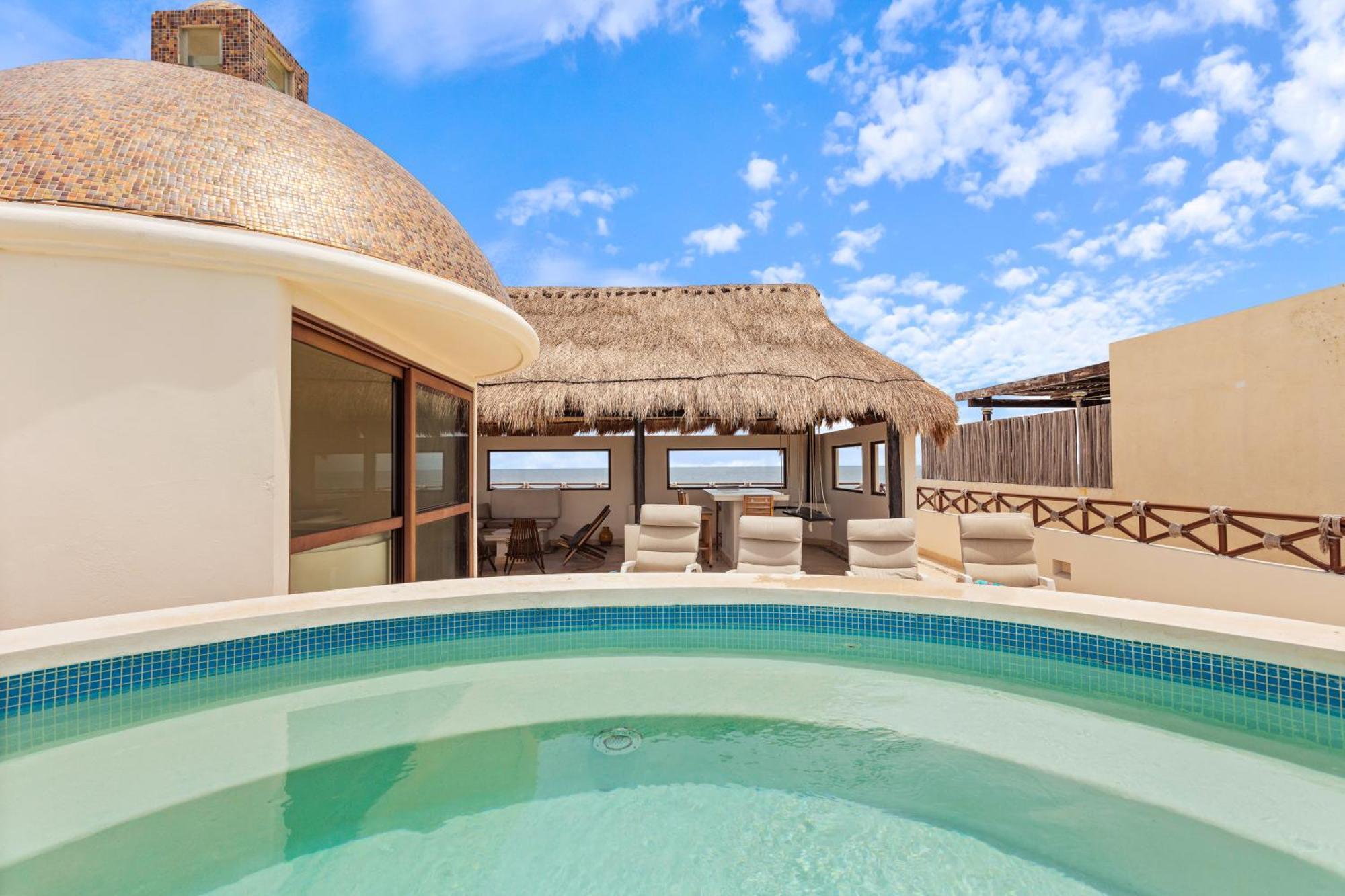 Casa Javi- Ocean Front Located Mid Villa *
