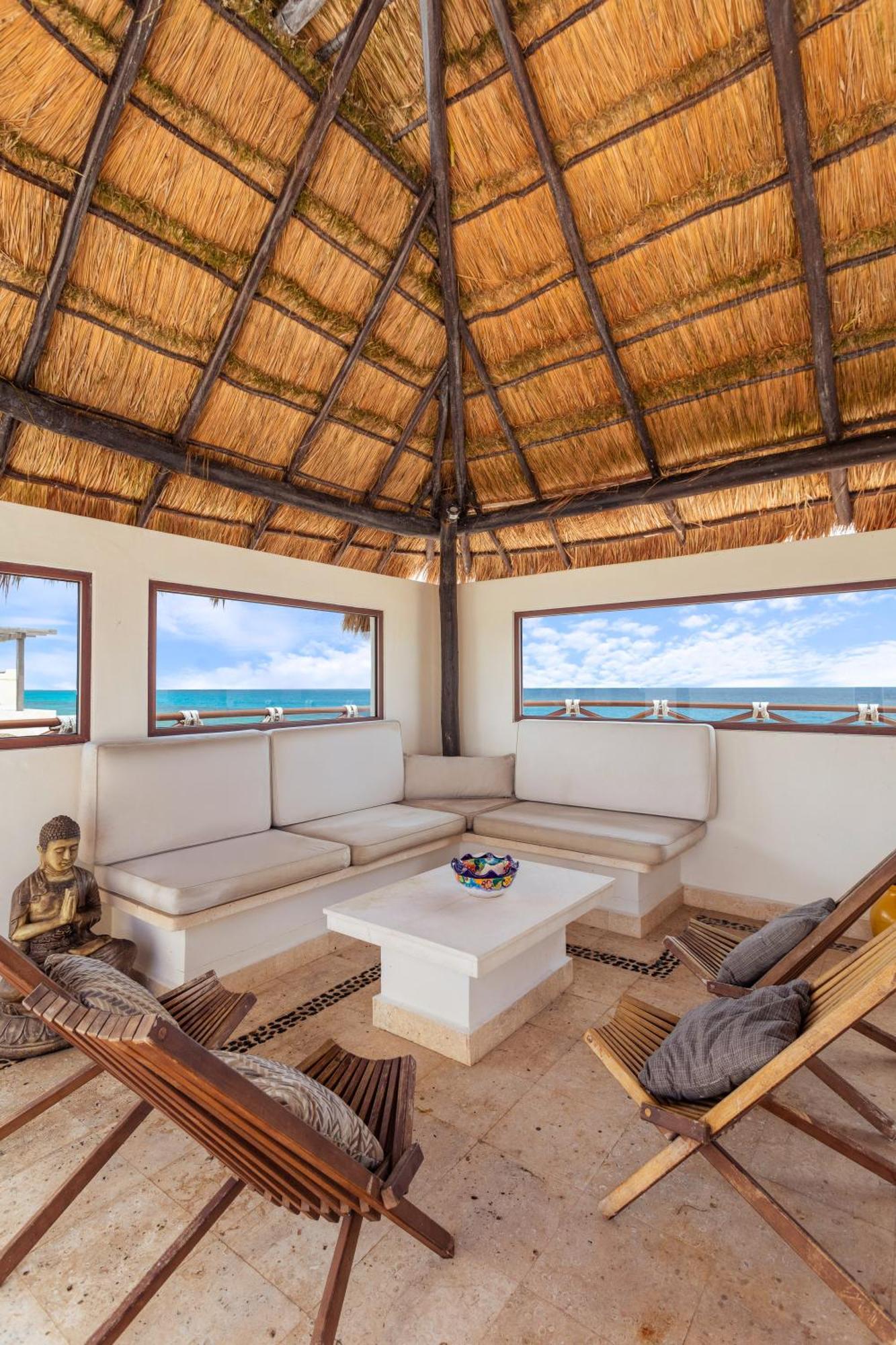Casa Javi- Ocean Front Located Mid Villa