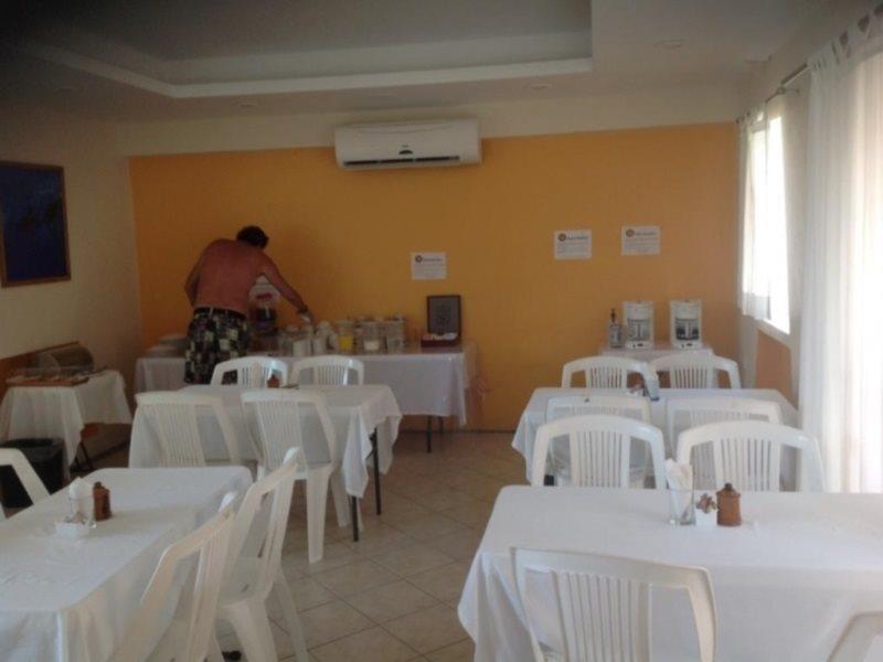 Bucaneros Hotel