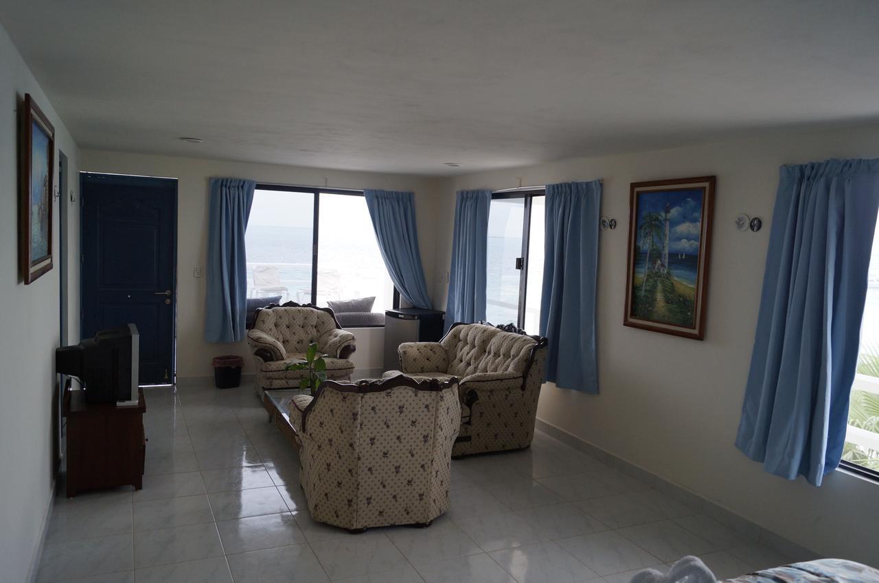 Chichis And Charlies Beachfront Hotel Isla Mujeres
