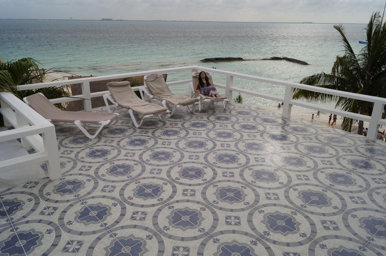 Chichis And Charlies Beachfront Isla Mujeres