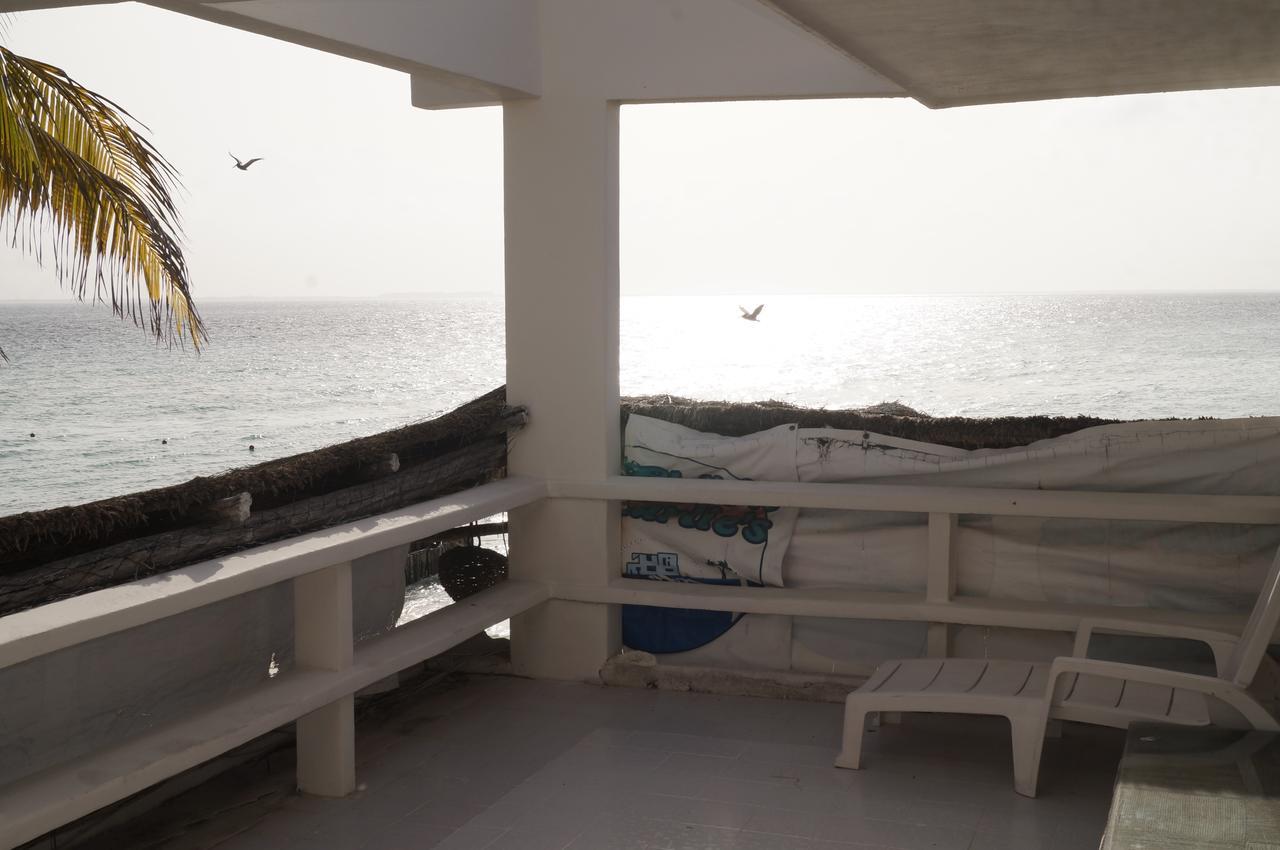 Hotel Chichis And Charlies Beachfront 3*
