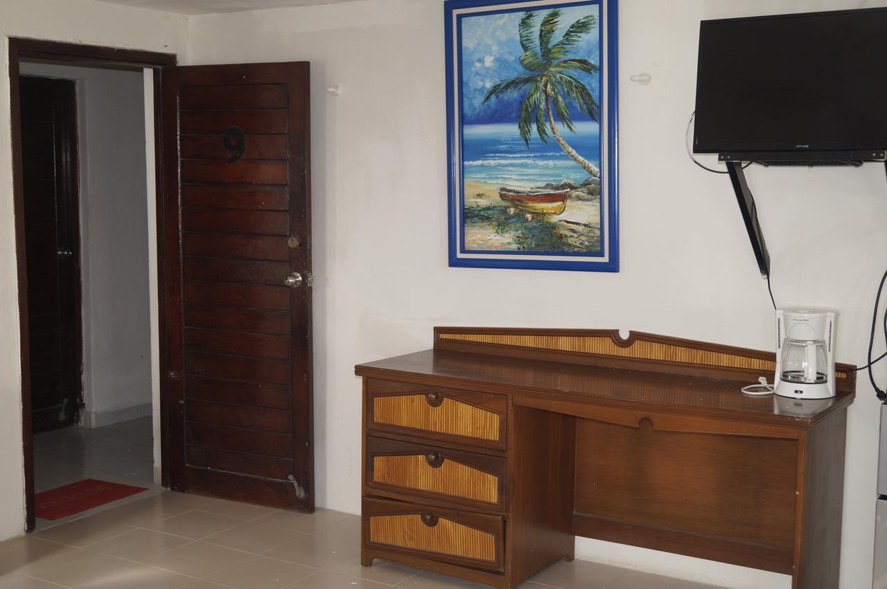 Hotel Chichis And Charlies Beachfront Isla Mujeres