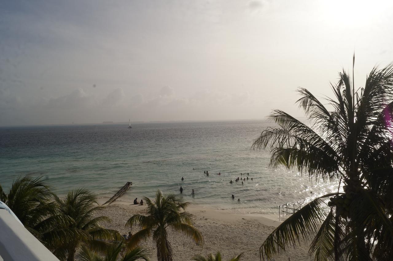 Chichis And Charlies Beachfront Isla Mujeres