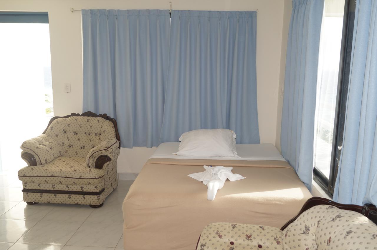 Hotel Chichis And Charlies Beachfront
