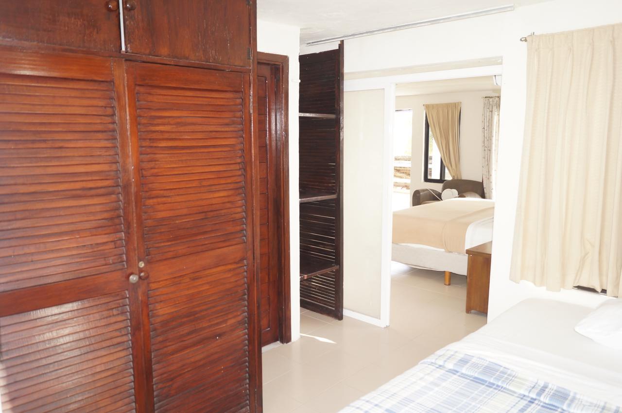 Chichis And Charlies Beachfront Hotel Isla Mujeres