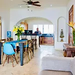 Joe\'S Condo At Isla 33